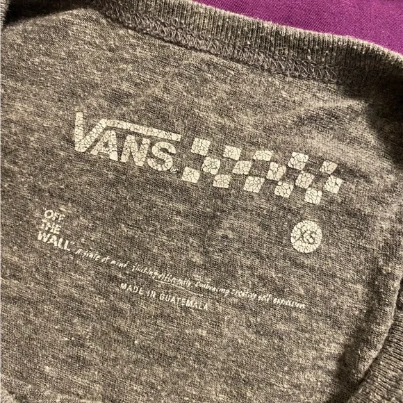 🌈5/$25 BUNDLE! Vans Adventure in California gray XS tee shirt slightly cropped - Picture 2 of 4